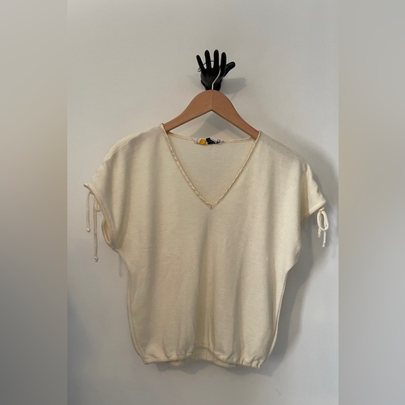 M Holiday Vintage knit V top elastic waist. Loose fit. Short sleeve with ties - Picture 1 of 7